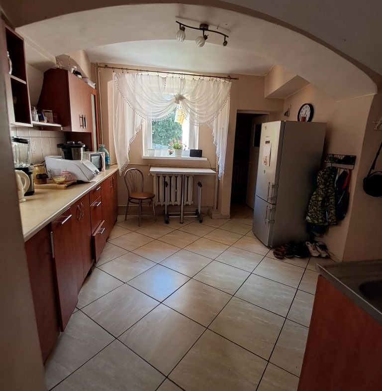 4,5 ha z domem i stodołą z pięknymi widokami.