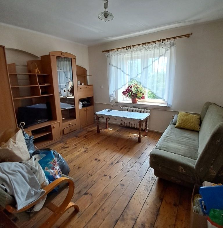 4,5 ha z domem i stodołą z pięknymi widokami.