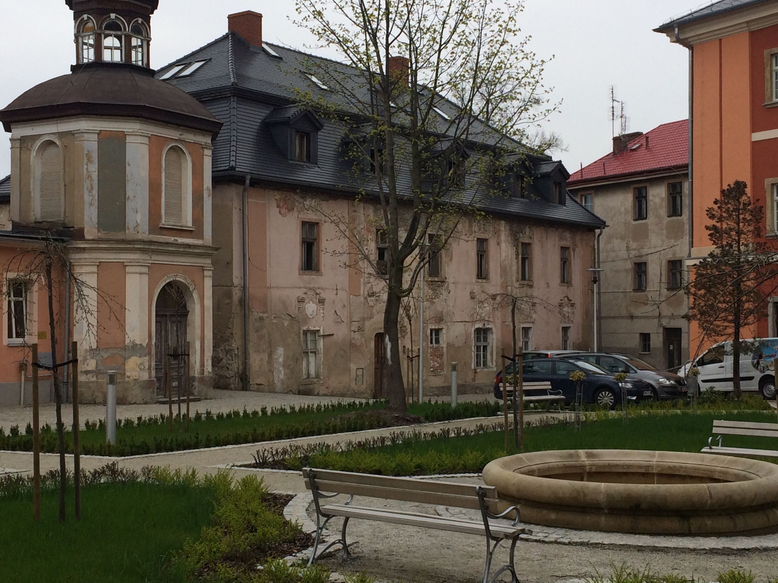 Budynek pałacowy w Uzdrowisku Cieplice