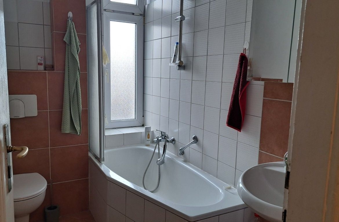 Klimatyczne mieszkanie z garażem w Cieplicach