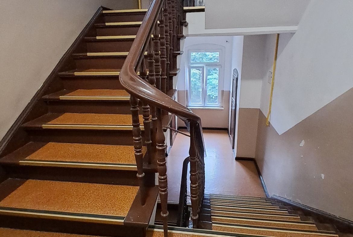 Mieszkanie dwupokojowe w kamienicy plus ogródek działkowy.