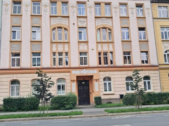 Mieszkanie dwupokojowe w kamienicy plus ogródek działkowy.
