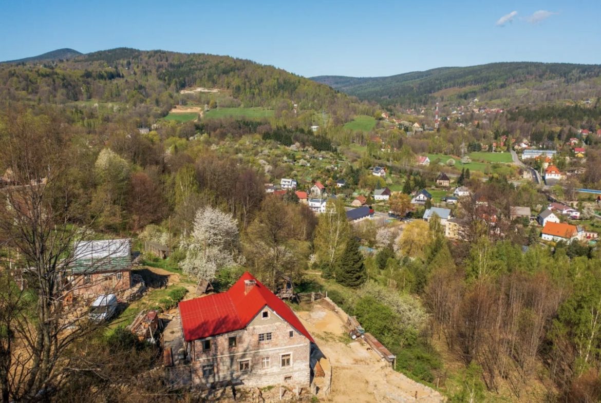 Dom na malowniczej działce z panoramą Karkonoszy