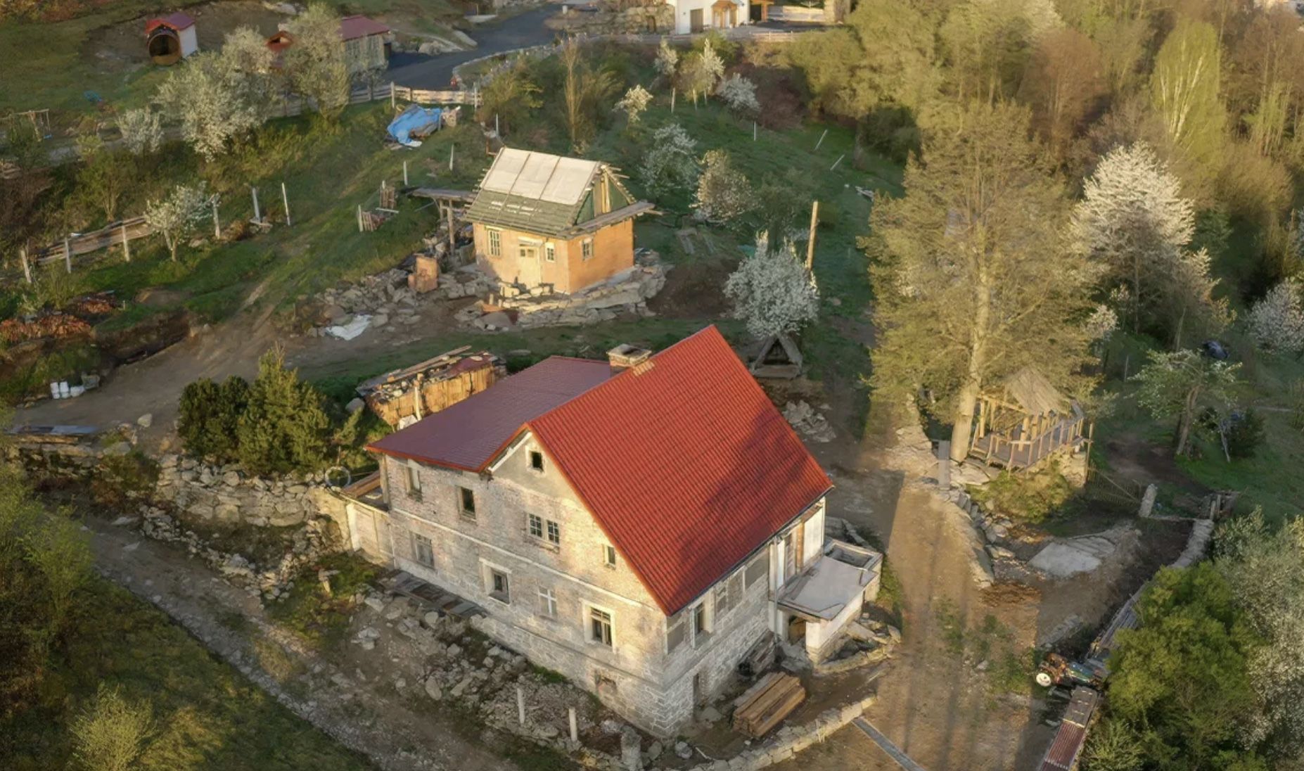 Dom na malowniczej działce z panoramą Karkonoszy