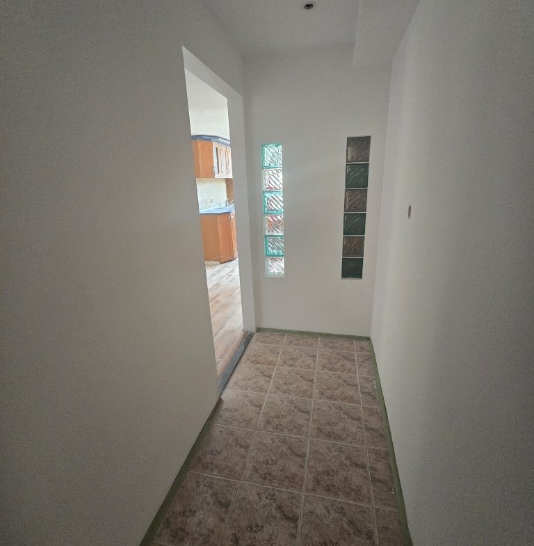 Duże mieszkanie do remontu w Cieplicach.