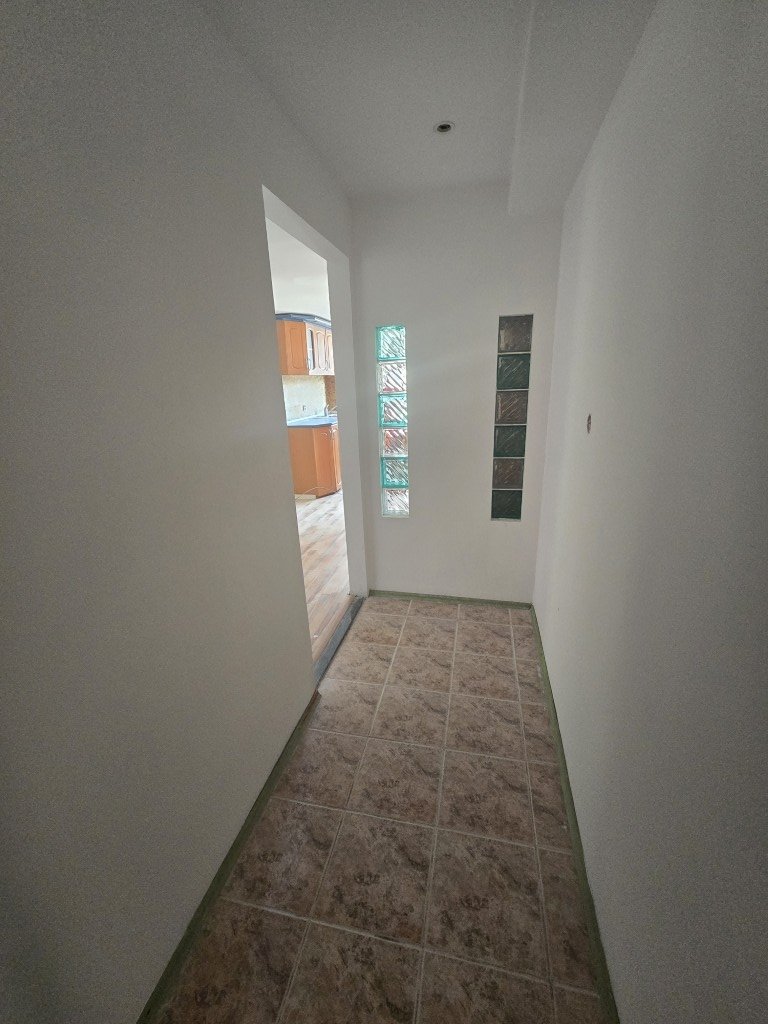 Duże mieszkanie do remontu w Cieplicach.