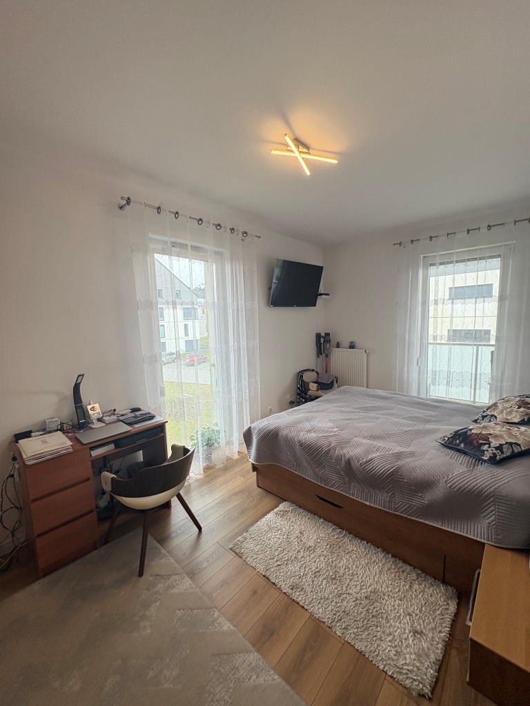 Apartament w Cieplicach na I pietrze z dużym balkonem.