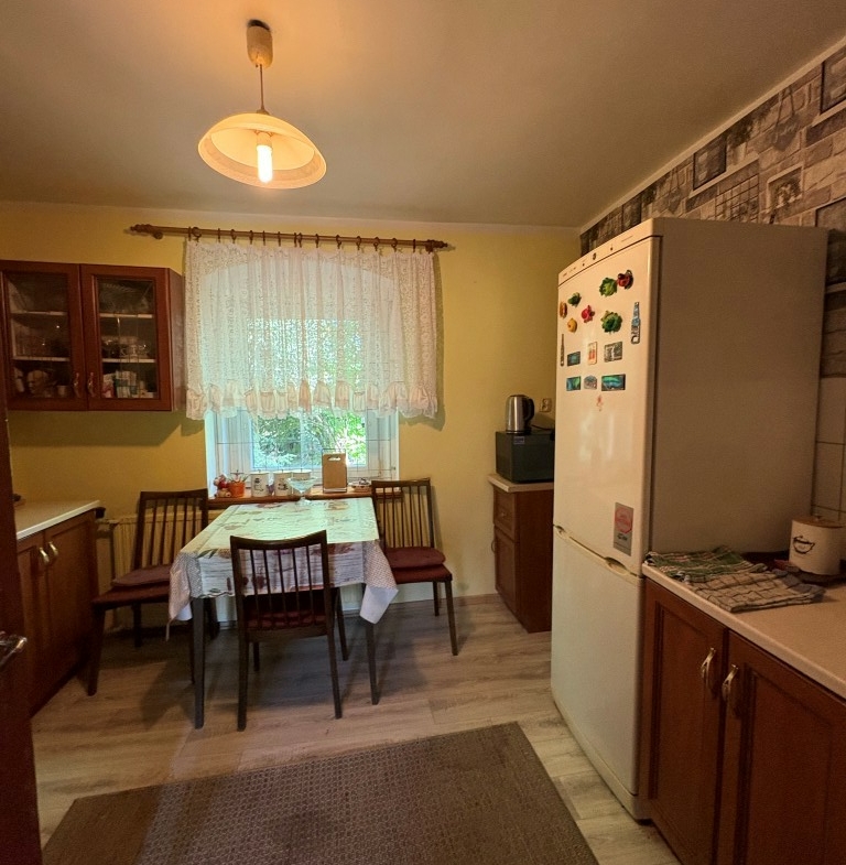Poniemiecki dom parterowy na działce o powierzchni 8682mkw.
